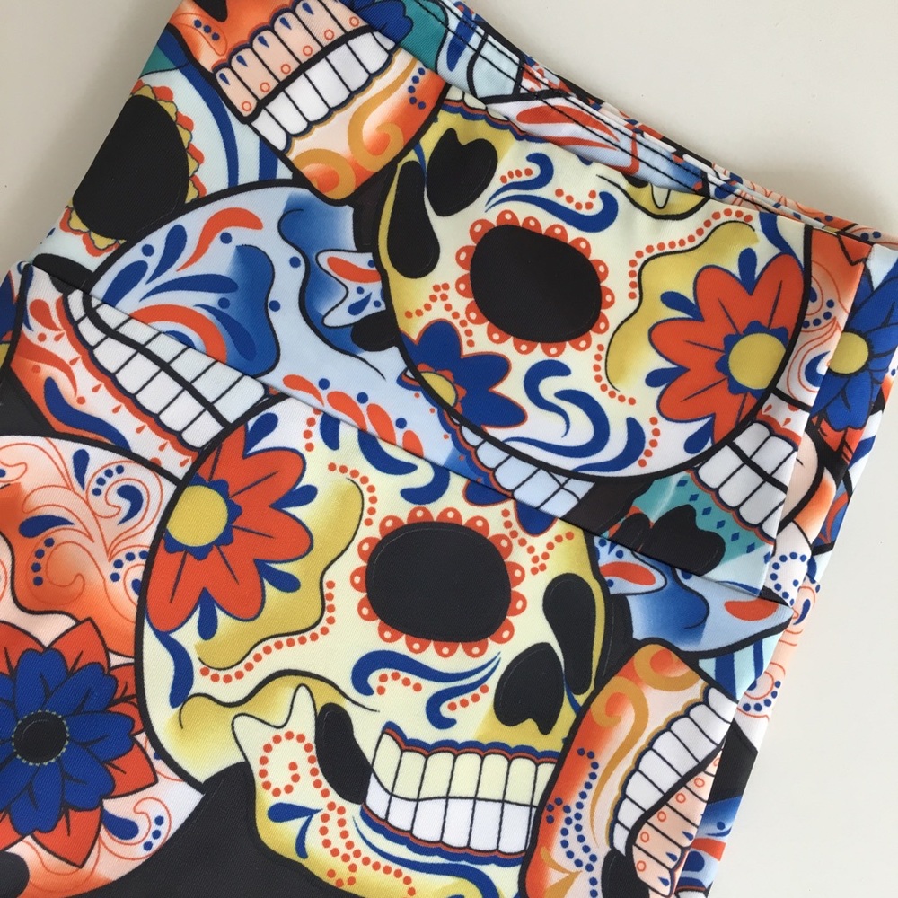 Onzie Sugar Skull / Dia De Los Muertos Rare Capris